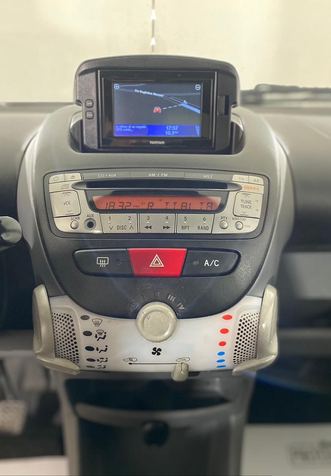 Toyota Aygo 1.0 12V VVT-i 3 porte* NEOPATENTATI *