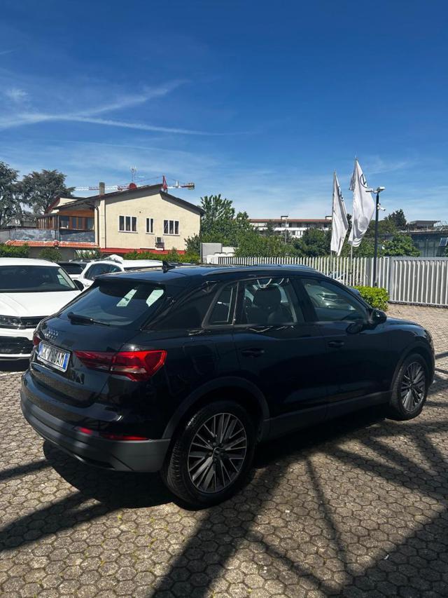 AUDI Q3 35 TDI S tronic Business