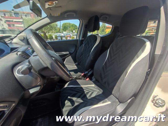 LANCIA Ypsilon 1.2 69 CV 5 porte Platinum
