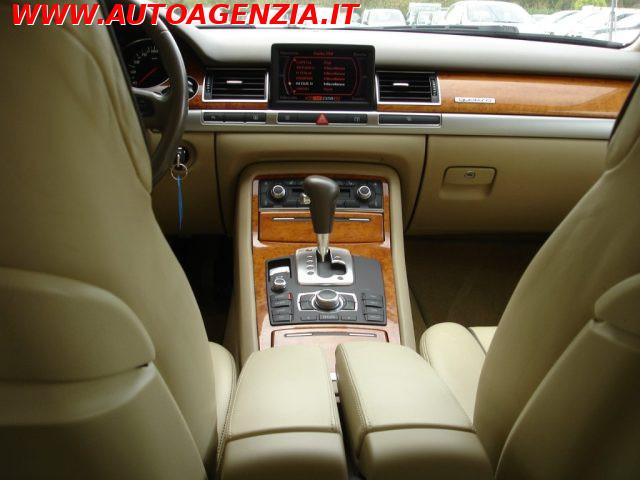 AUDI A8 3.0 V6 TDI quattro tiptronic