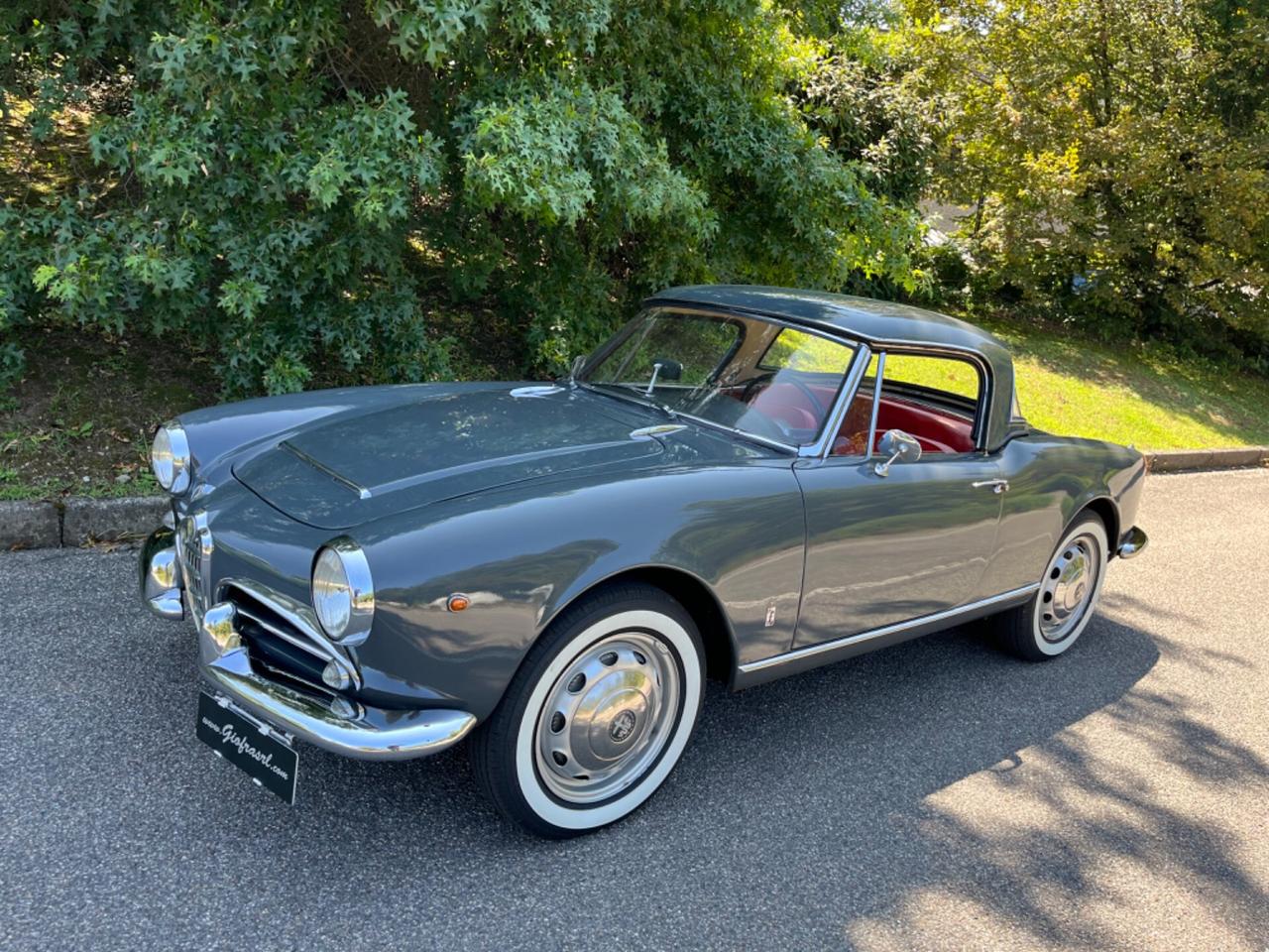 Alfa Romeo Giulia Spider Italiana Hard Top