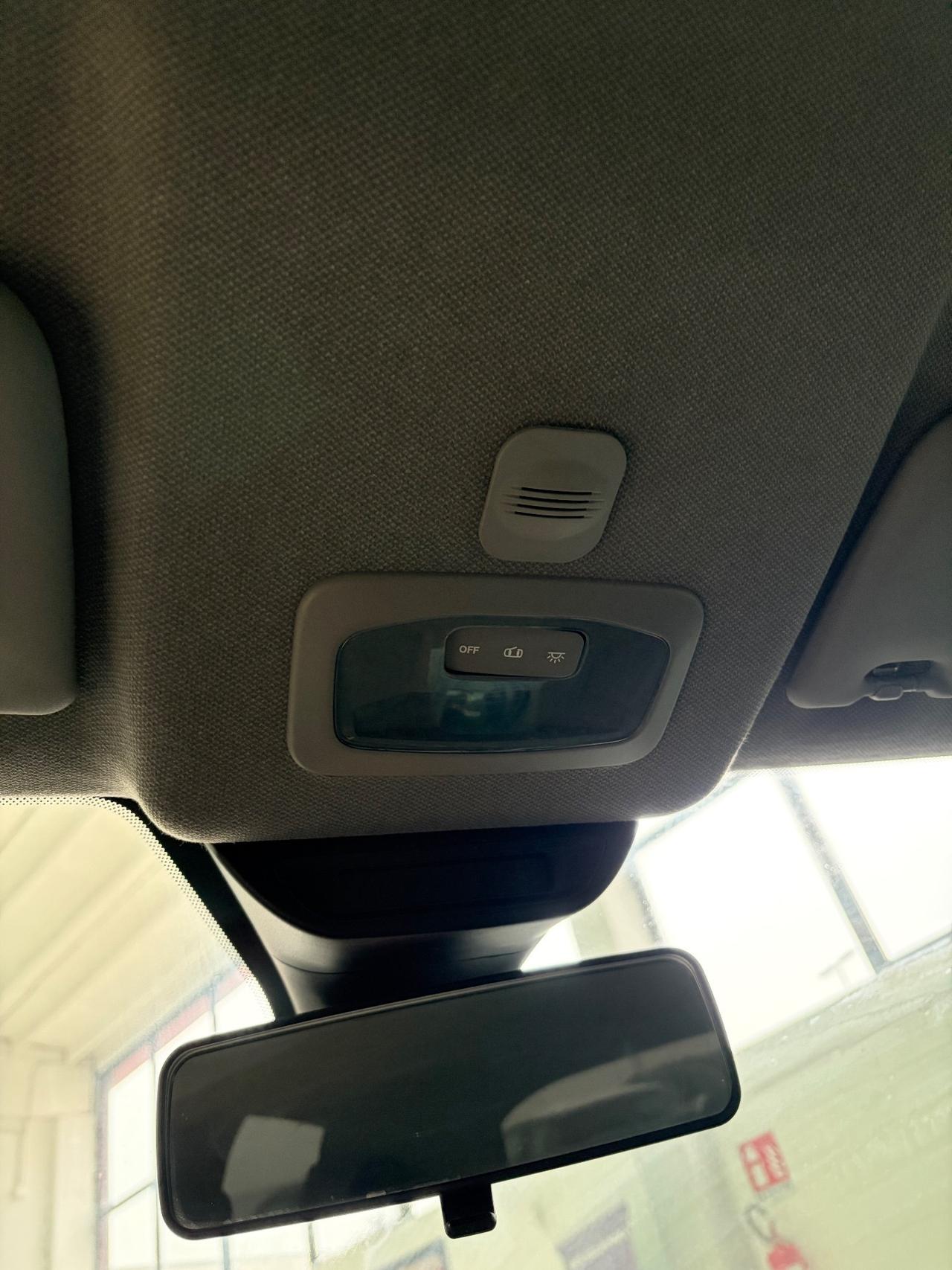 Lancia Ypsilon 1.0 Firefly hybrid silver