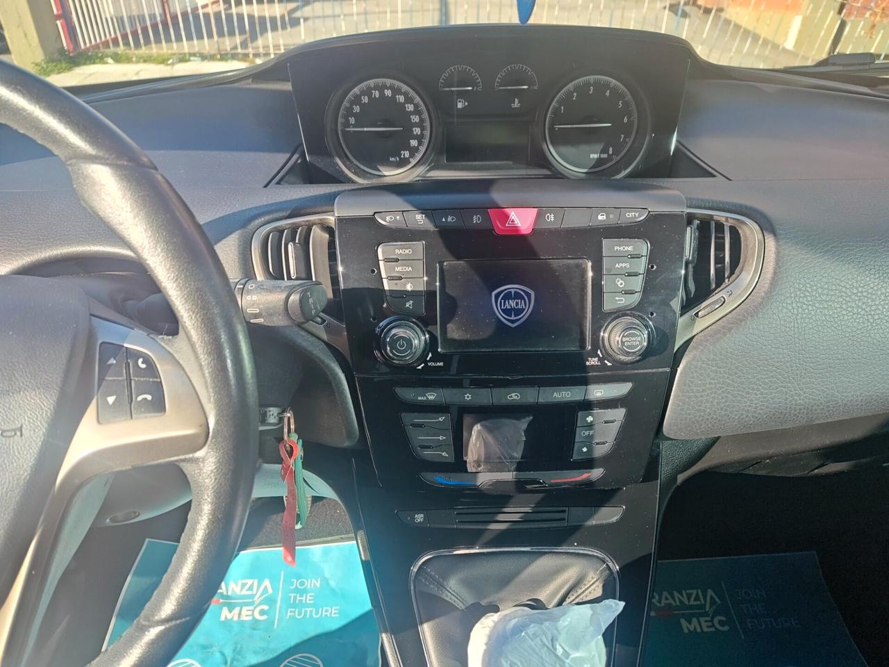 LANCIA YPSILON 1.2 69 CV 5P. PLATINUM