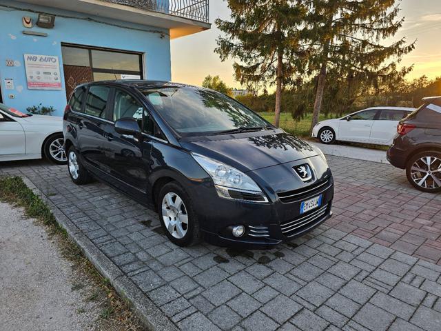 PEUGEOT 5008 1.6 e-HDi 112CV Stop&Start cambio robotizzato Allu