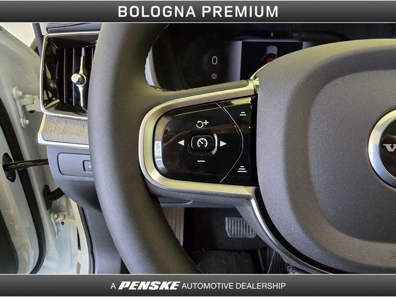 Volvo XC90 B5 AWD automatico 7 posti Ultra Bright