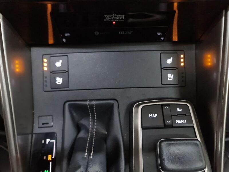 Lexus IS IS Hybrid Luxury