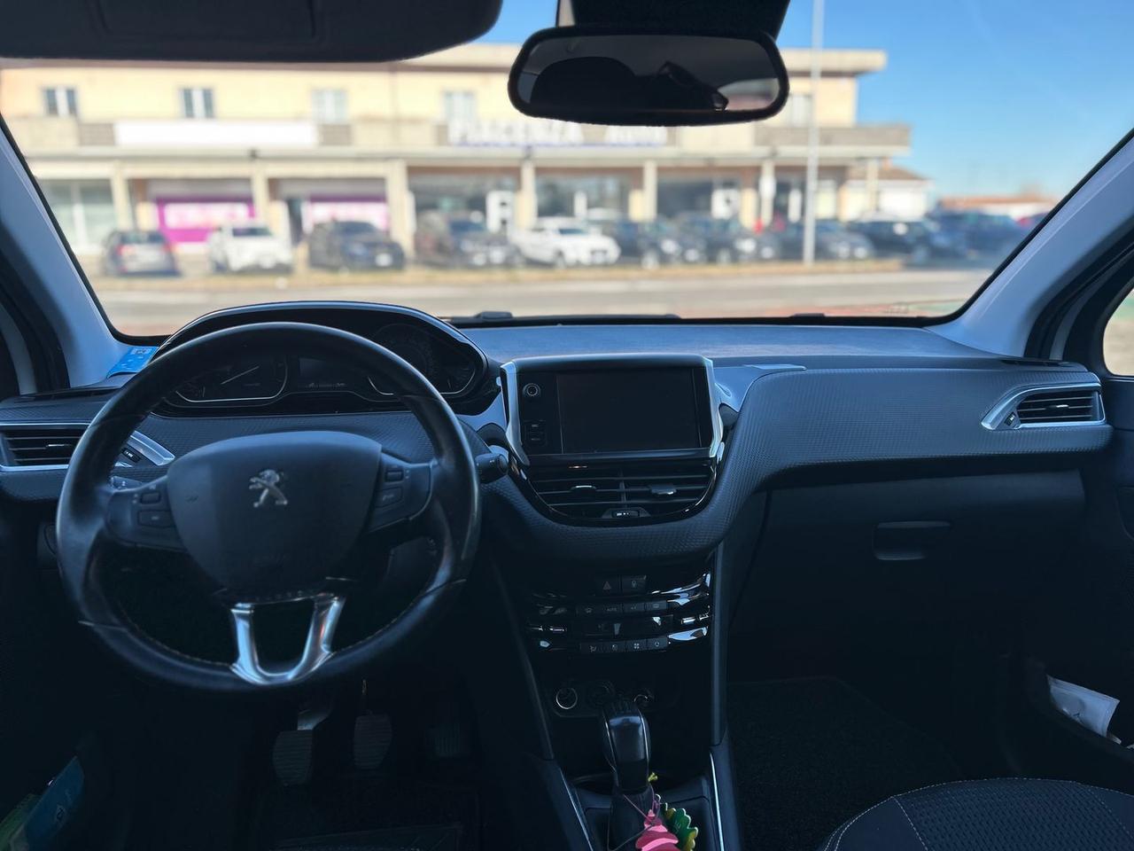 Peugeot 208 Allure 1.2 PureTech 82 #8112