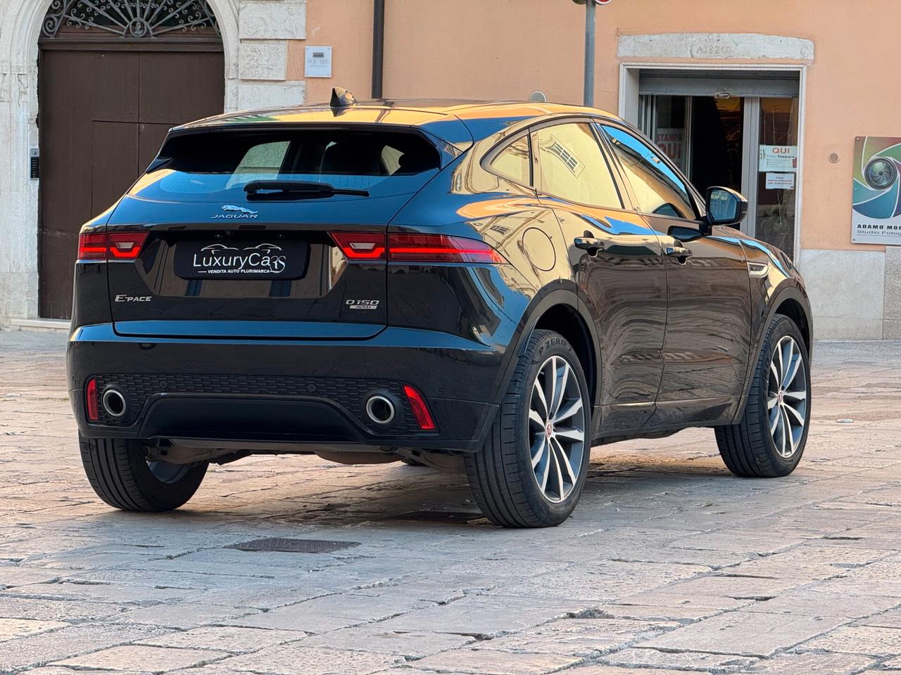 Jaguar E-Pace 2.0D 150 CV AWD R-Dynamic S Autocarro