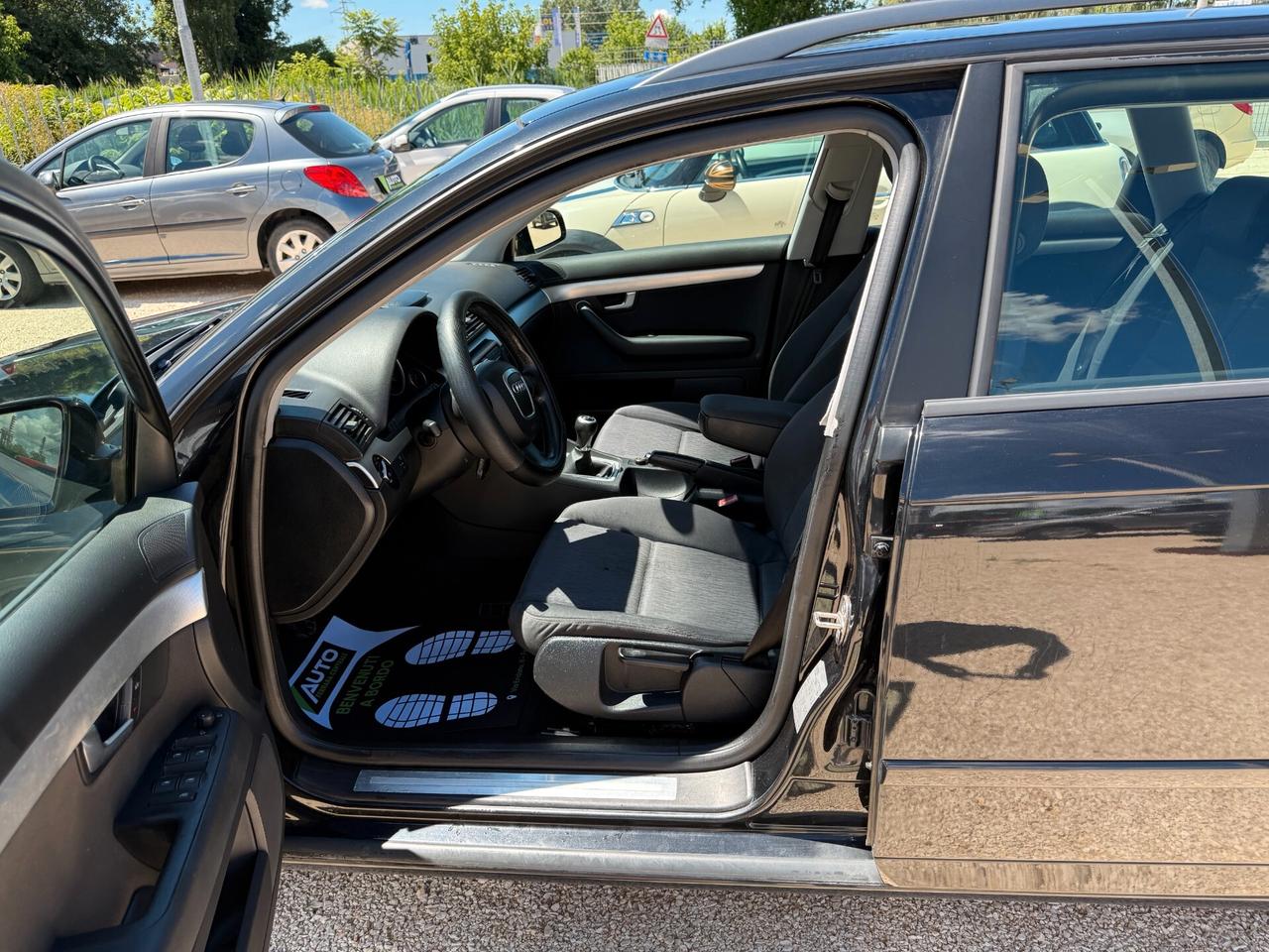 Audi A4 2.0 16V TDI Avant TOTAL BLACK