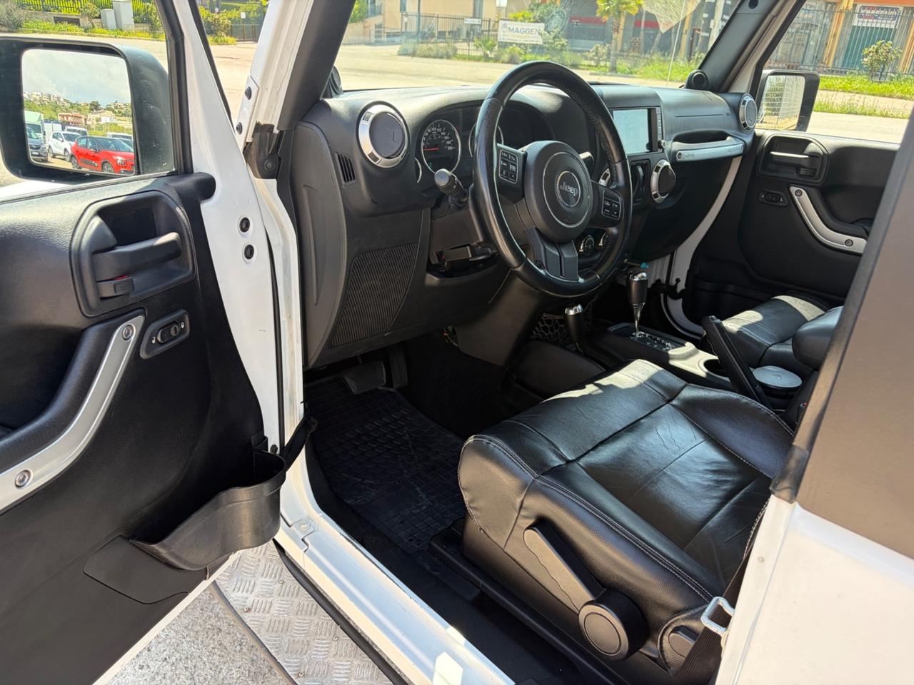 Jeep Wrangler Unlimited 2.8 CRD DPF Sahara Auto