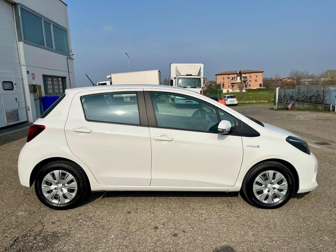 Toyota Yaris 1.5h 2015 61.000km pari al nuovo