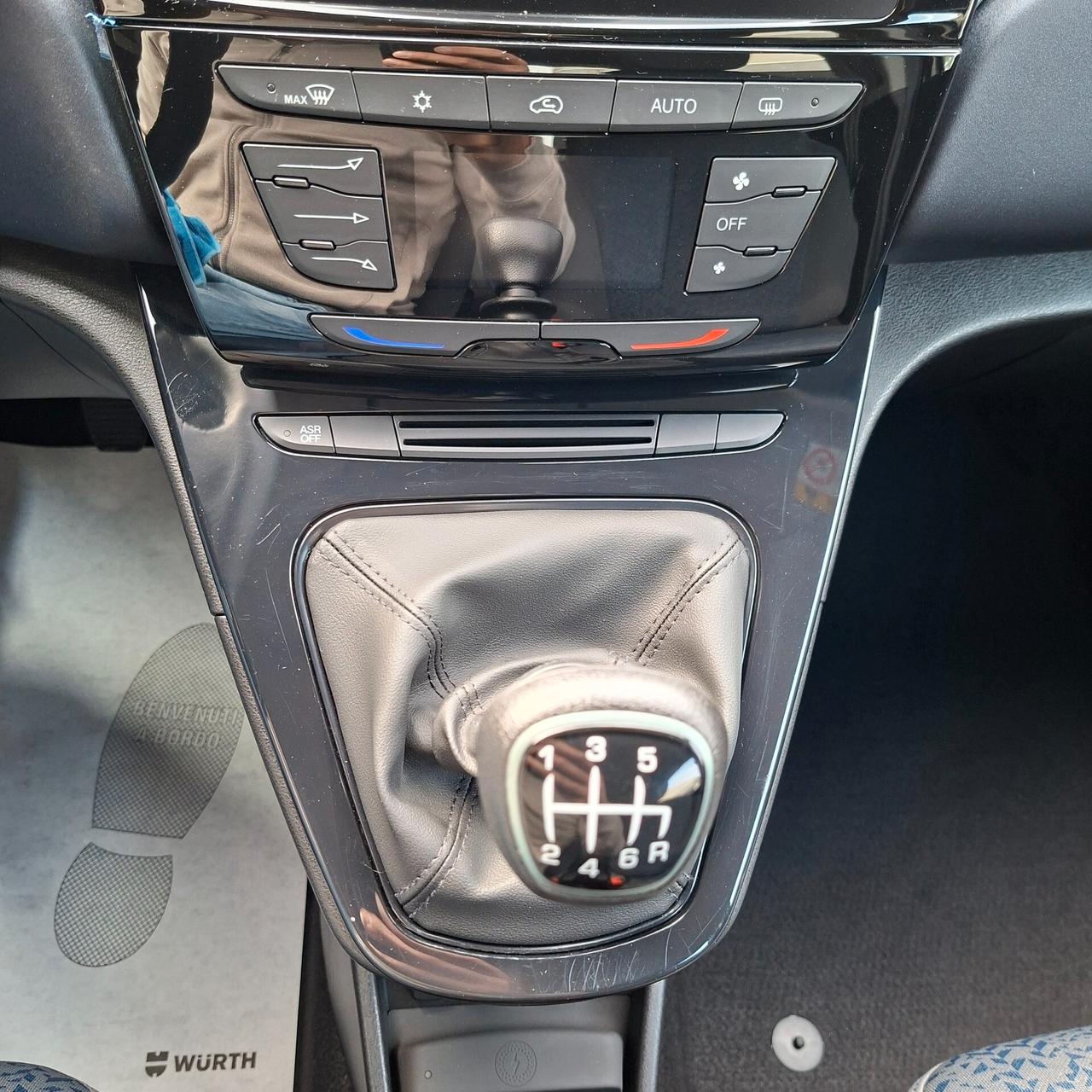 Lancia Ypsilon 1.0 Bz 70 Cv Hybrid Gold +