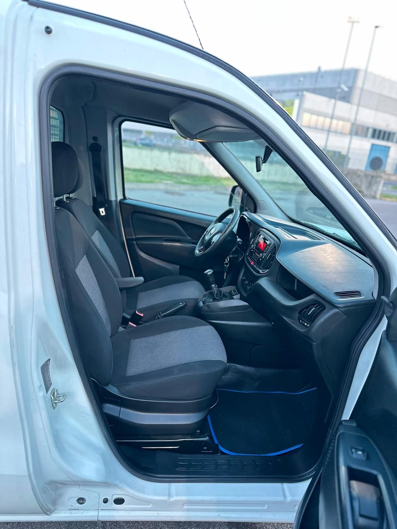 Fiat doblo con cassone fisso
