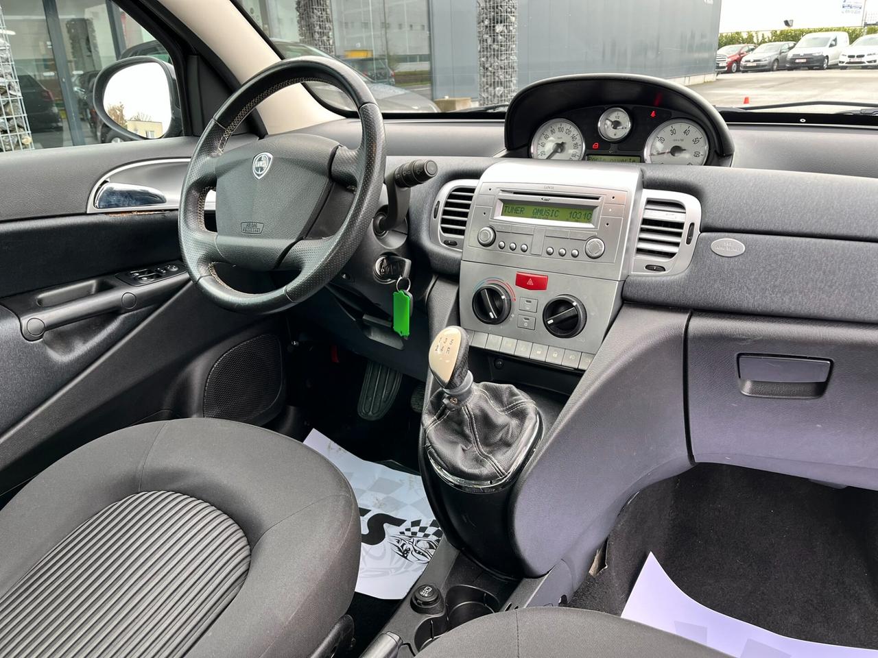 Lancia Ypsilon 1.2 69 CV Platino