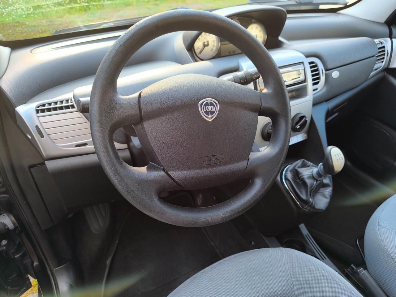 Lancia Ypsilon 1.2 Oro