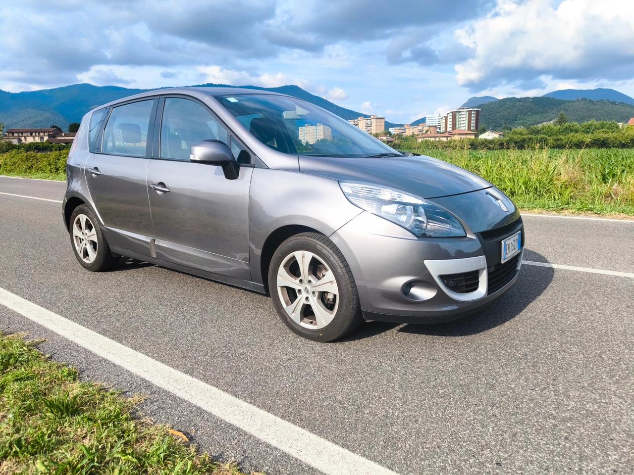 RENAULT SCENIC X-MODE 1,6 DCI- KM 90000-OK NEOPATENTATI