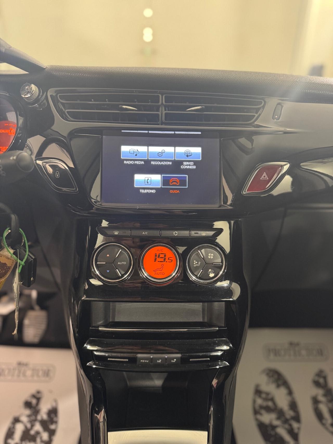 Citroen C3 Exclusive *TETTO PANORAMICO- SENSORI DI PARCHEGGIO* NEOPATENTATI