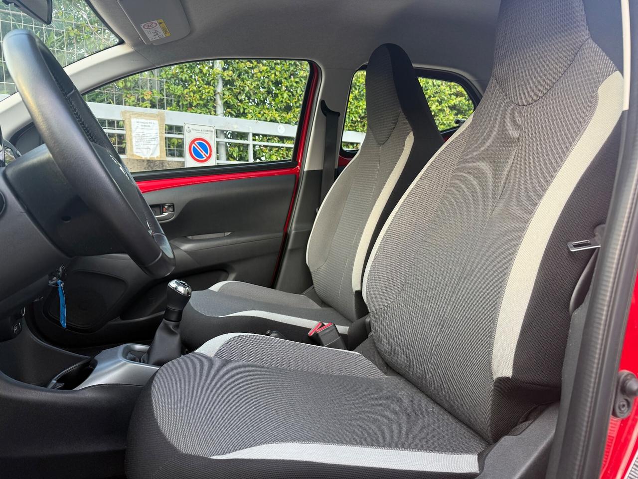 Toyota Aygo Connect 1.0 5 porte x-play + GARANTITA