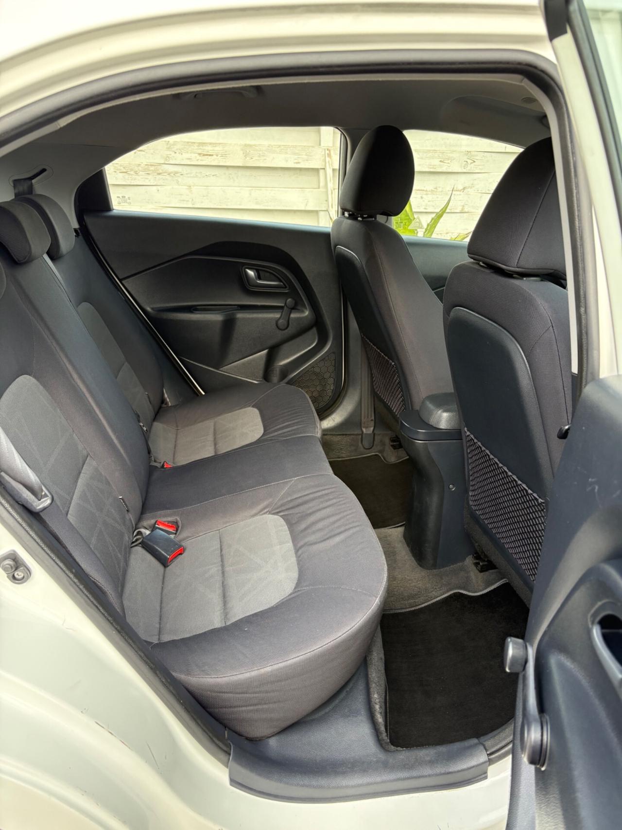 Kia Rio 1.1 diesel 5p. Navigazione