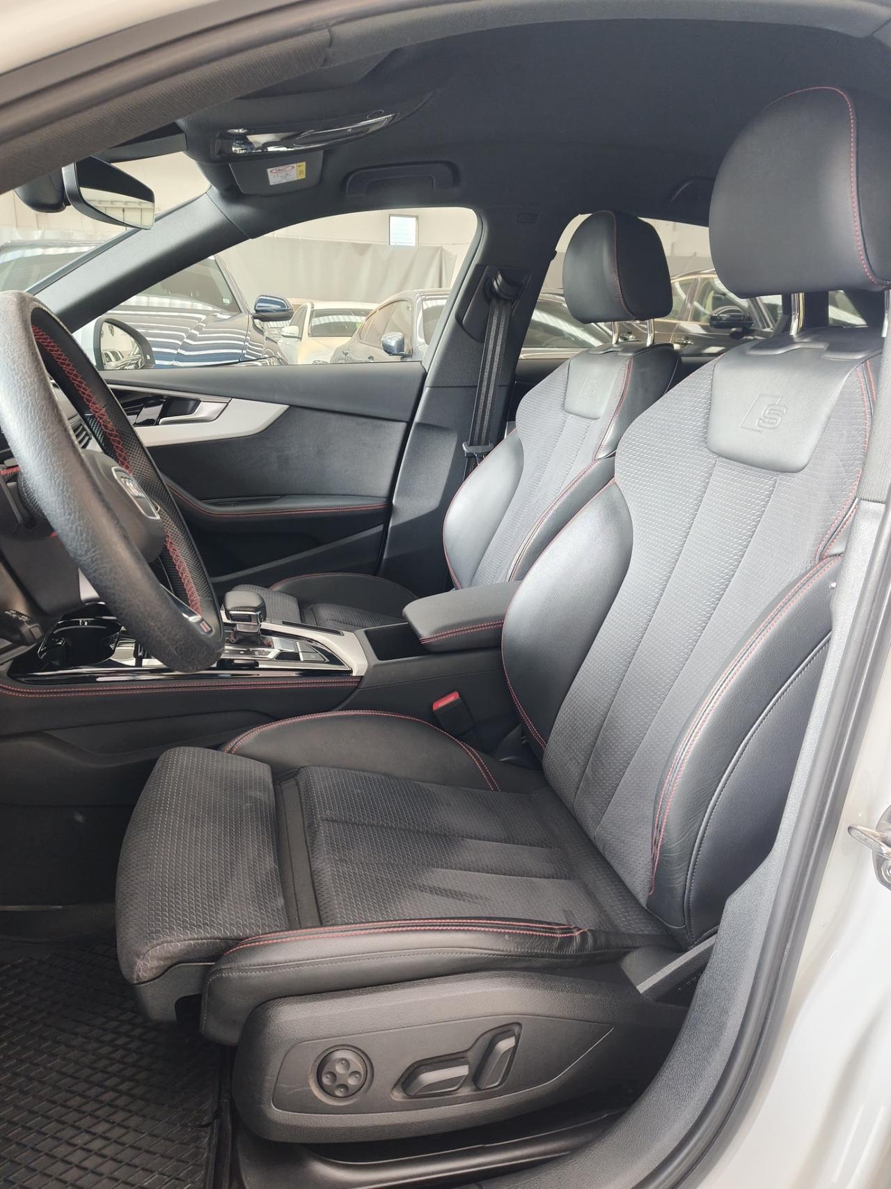 Audi A4 40 TDI quattro S tronic line edition