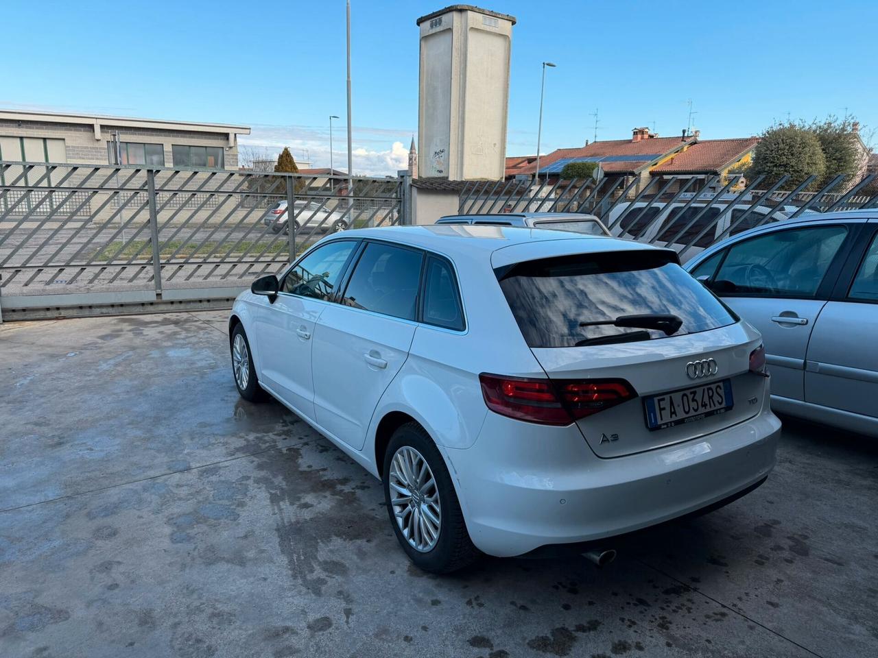 Audi A3 Sedan 1.6 TDI clean diesel S tronic Ambition