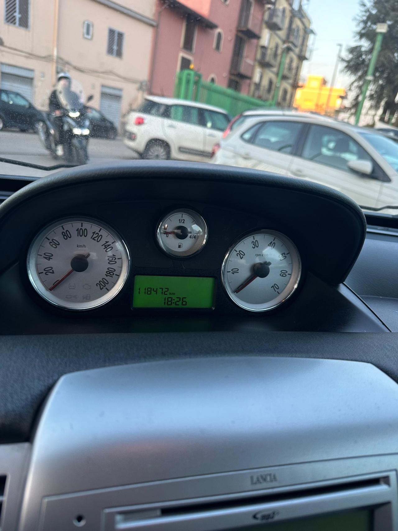 Lancia Ypsilon 1.3 MJT 75 CV Platinum