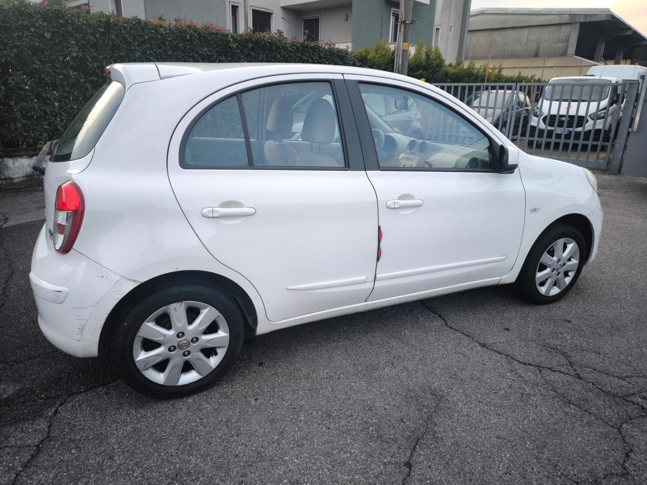 NISSAN MICRA 1,2 BENZ- CAMBIO AUTOMATICO-KM 78000-
