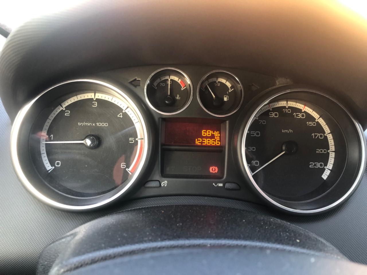 Peugeot 308 1.6 8V e-HDi 112CV POKI KILOMETRI
