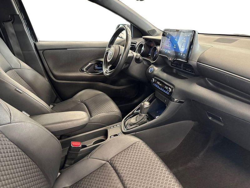 Toyota Yaris Hybrid Trend MY22