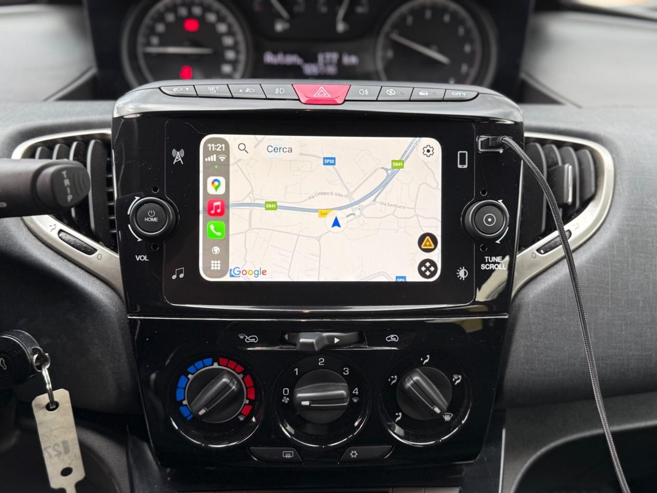 Lancia Ypsilon 1.0 FireFly S&S Hybrid Ecochic Gold