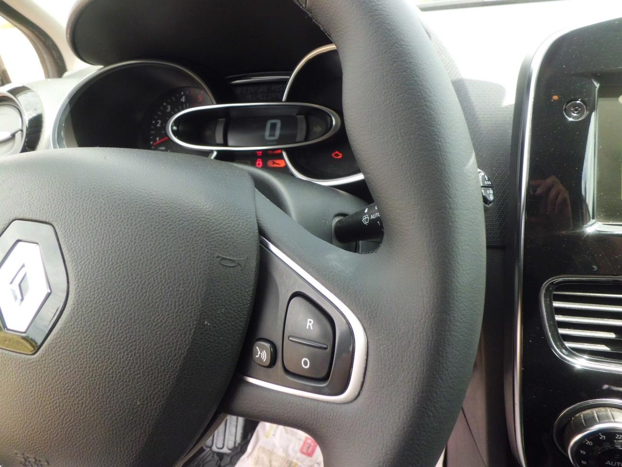 Renault Clio dCi 8V 90 CV 5 porte Moschino Intens