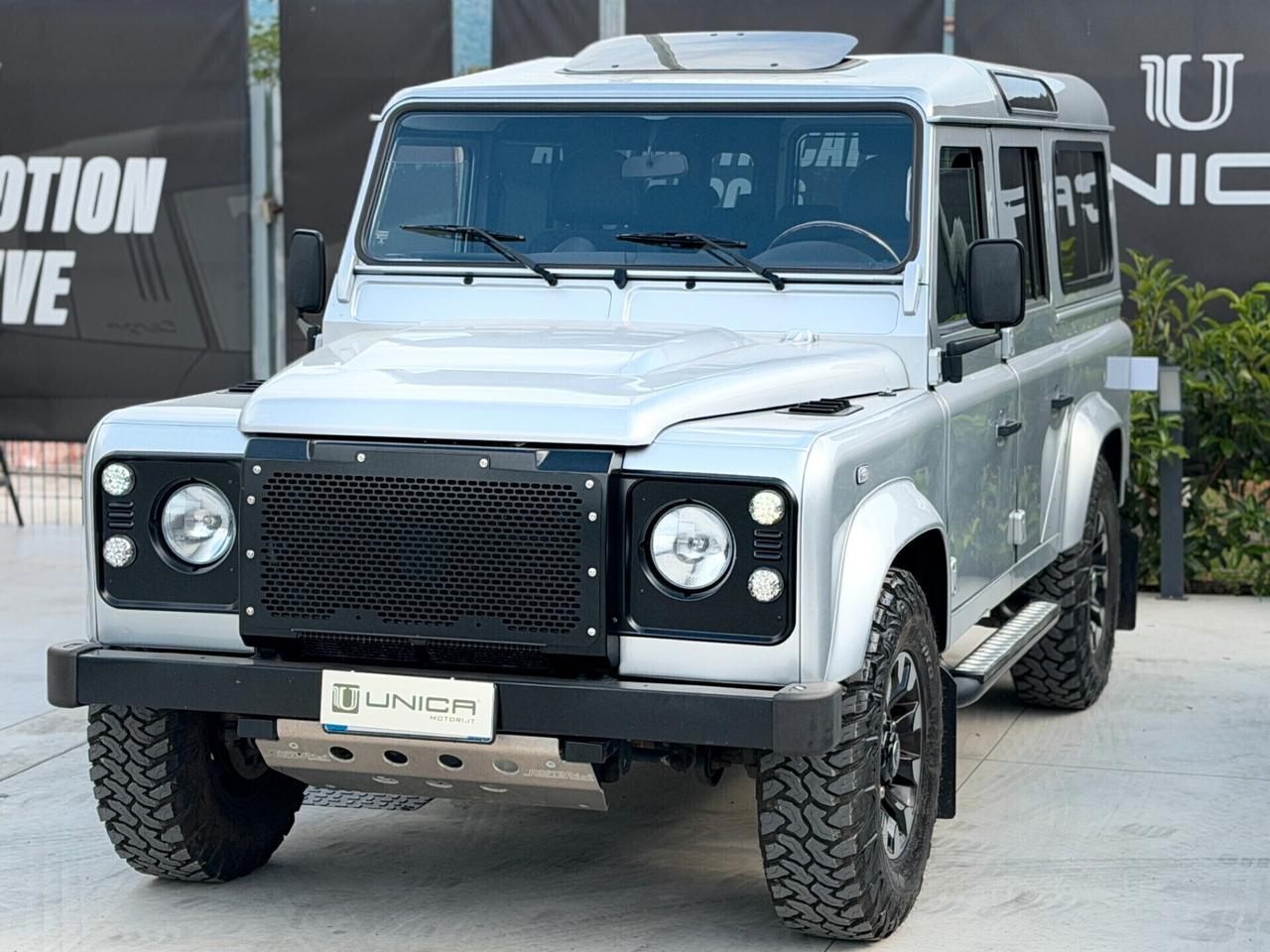 Land Rover Defender 110 2.2 TD4 SE 122 CV SW 7 POSTI AUTOCARRO IVA ESPOSTA