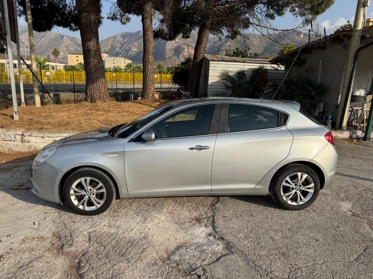 Alfa Romeo Giulietta 1.6 JTDm-2 105 CV EURO 5