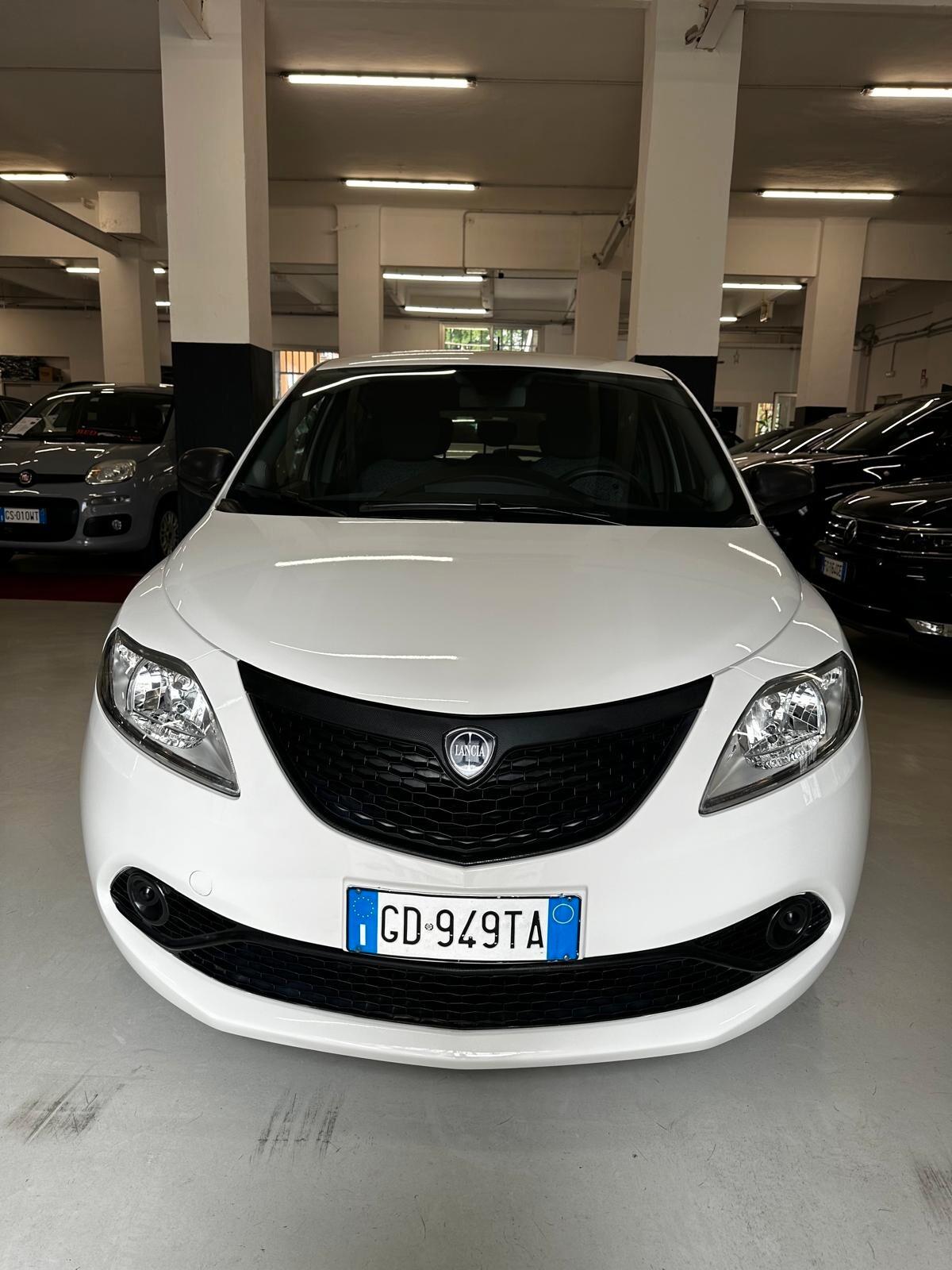 Lancia Ypsilon 1.0 FireFly 5 porte S&S Hybrid Ecochic Gold