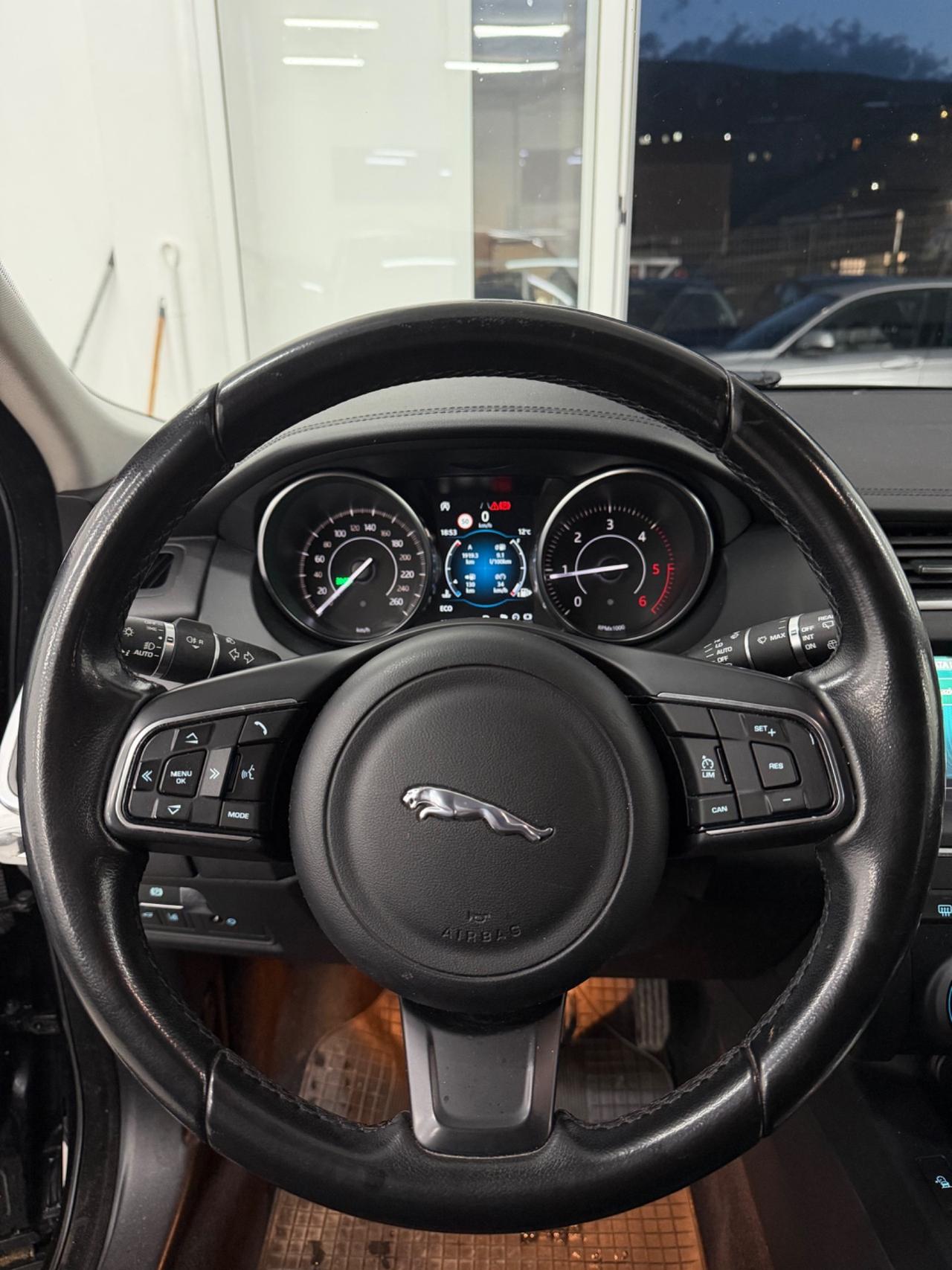 Jaguar E-Pace 2.0D 150 CV R-Dynamic FINANZIABILE