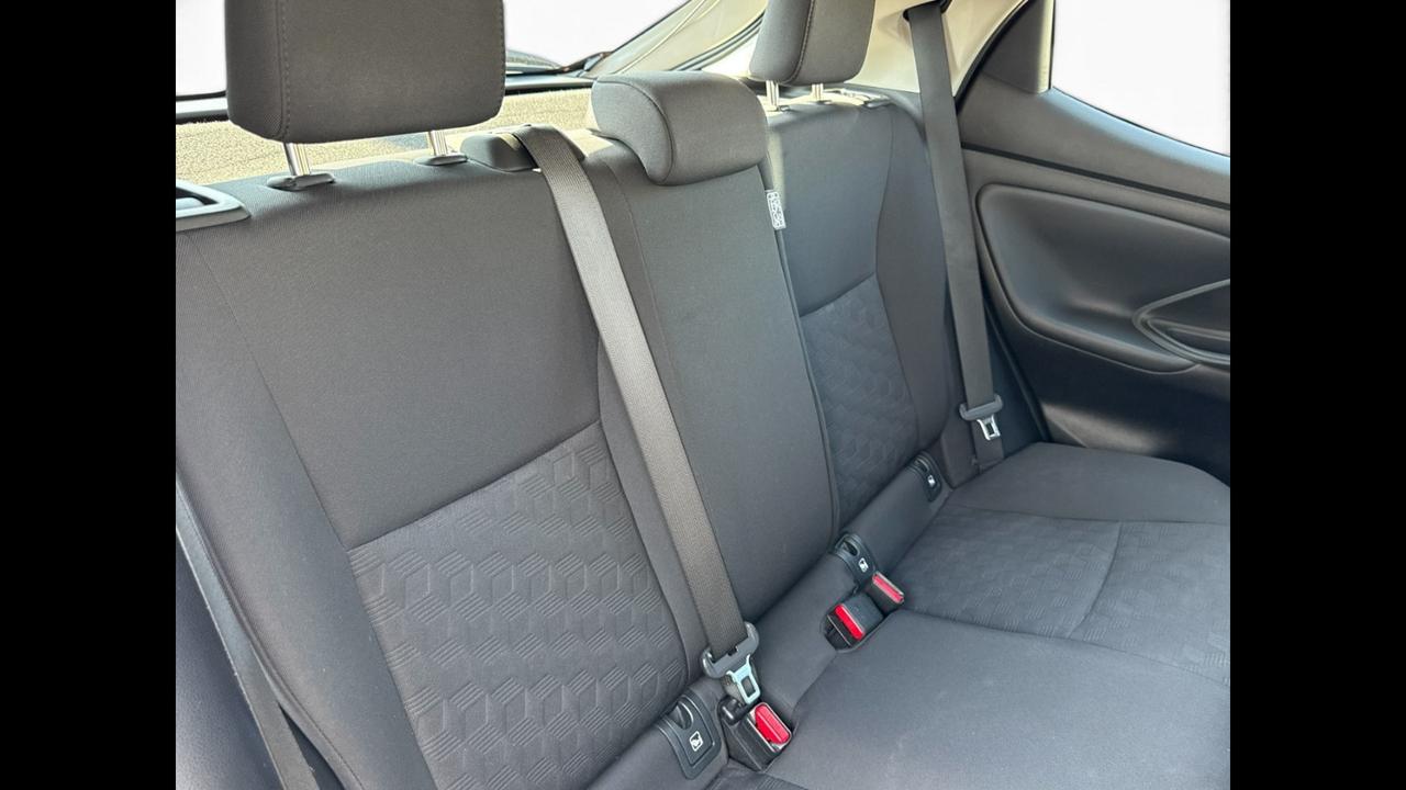 TOYOTA Yaris IV 2020 - Yaris 1.5h Active