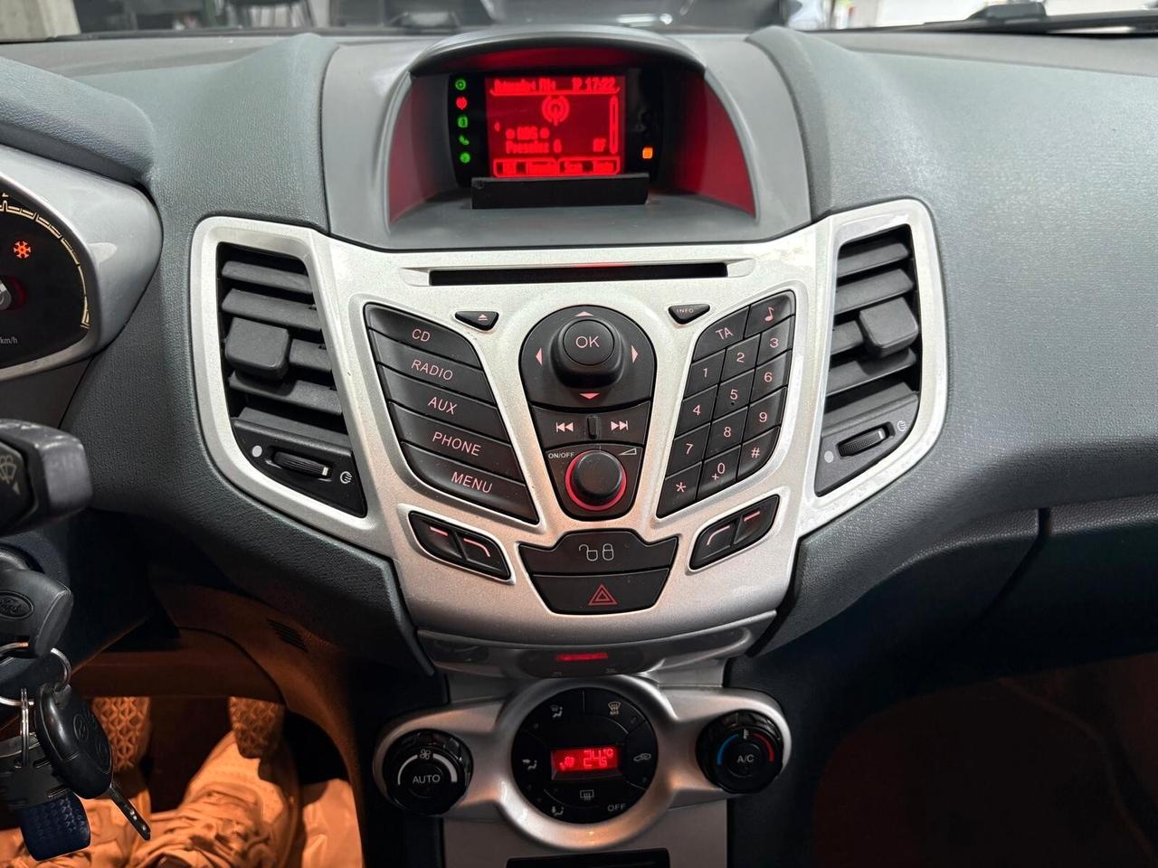 FORD FIESTA TITANIUM 1.4 5P. BENZINA/GPL