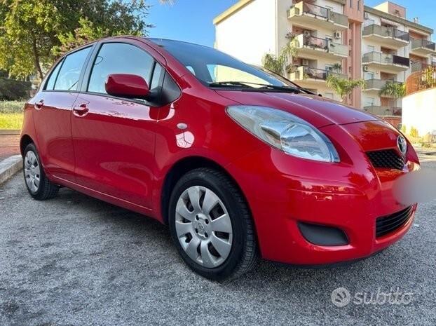 Toyota Yaris 1.0 5 ideale per neo patentati