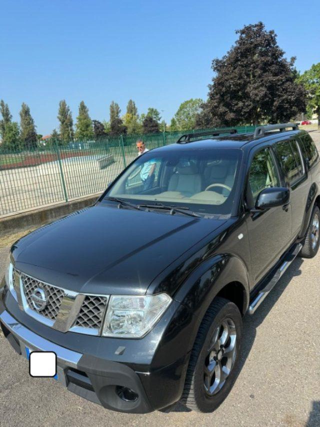 NISSAN Pathfinder 2.5 dCi SE