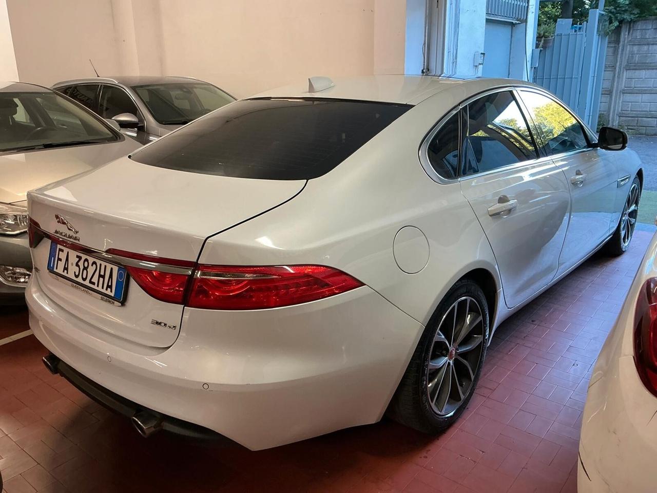 Jaguar XF 3.0d Presugire Bussniess 2015 300cv