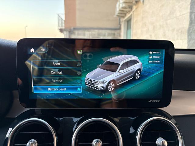 MERCEDES-BENZ GLC 300 de 4Matic Plug-in hybrid Sport.