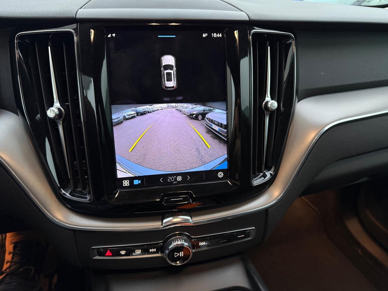 Volvo XC60 B4 (d) MY23 Automatico Core My23