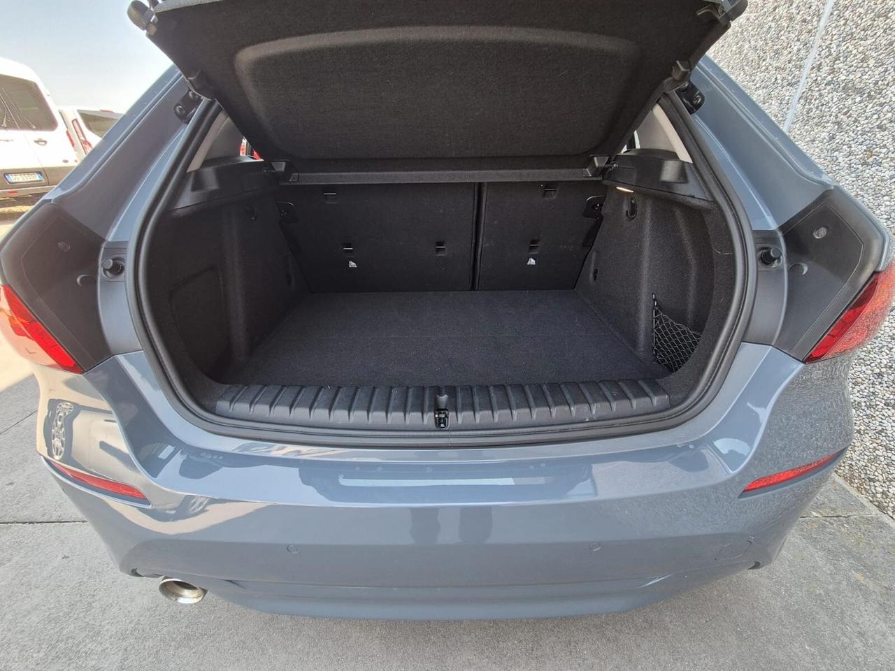 Bmw 118i 5p. Business Advantage