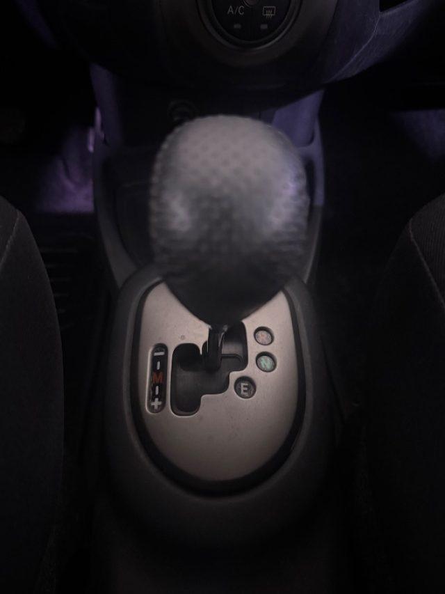 TOYOTA Yaris 1.3 5 porte M-MT Sol