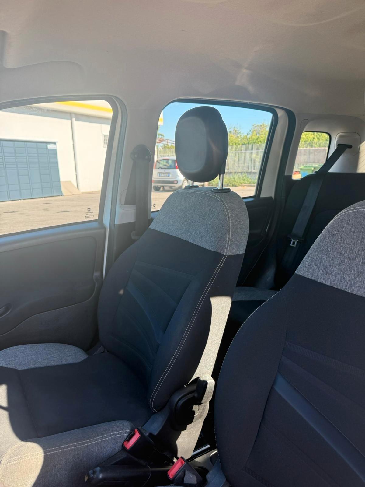 Fiat Panda 1.0 Hybrid City Life 2023 iva esposta