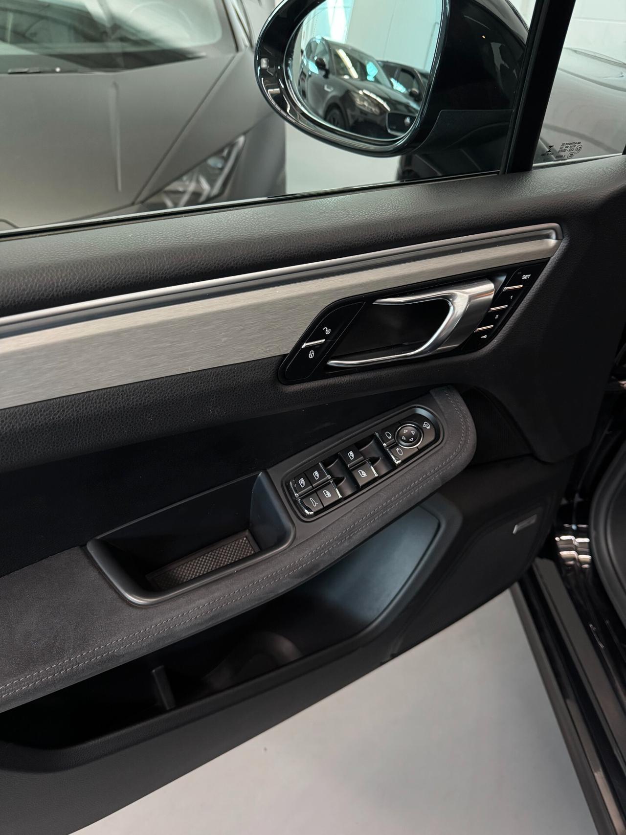Porsche Macan GTS 3.0cc 360cv CarPlay Tetto apribile Finanziabile