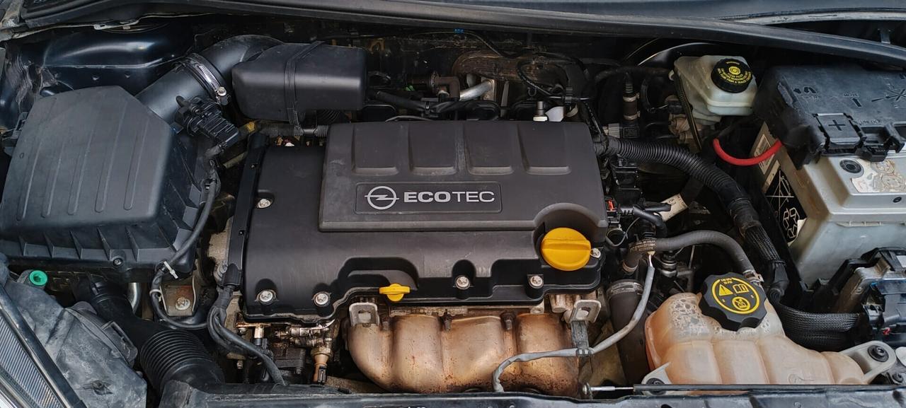 Opel Adam 1.2 70 CV BLACK LINE