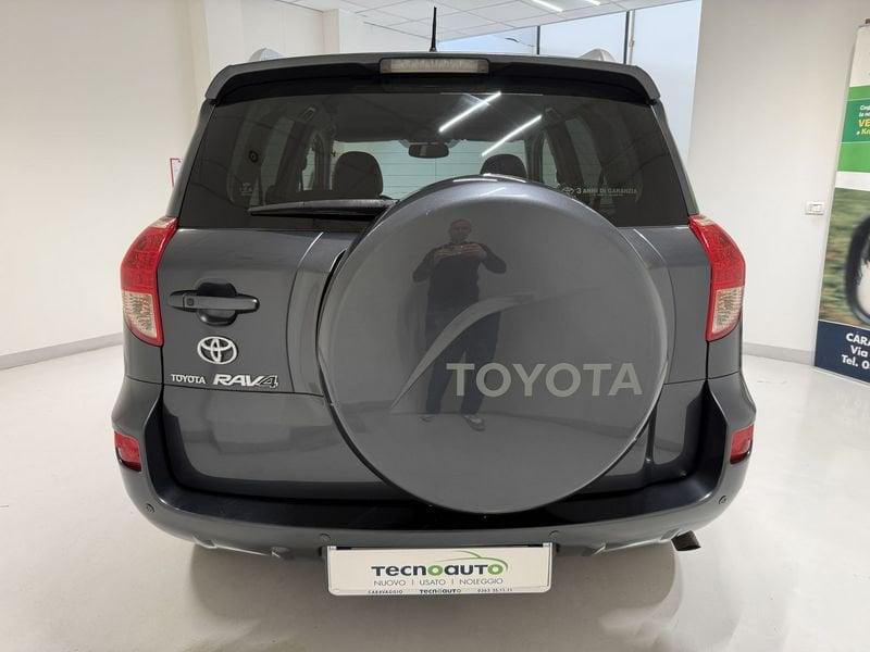 Toyota RAV4 RAV4 Crossover 2.2 d-cat Luxury 177cv