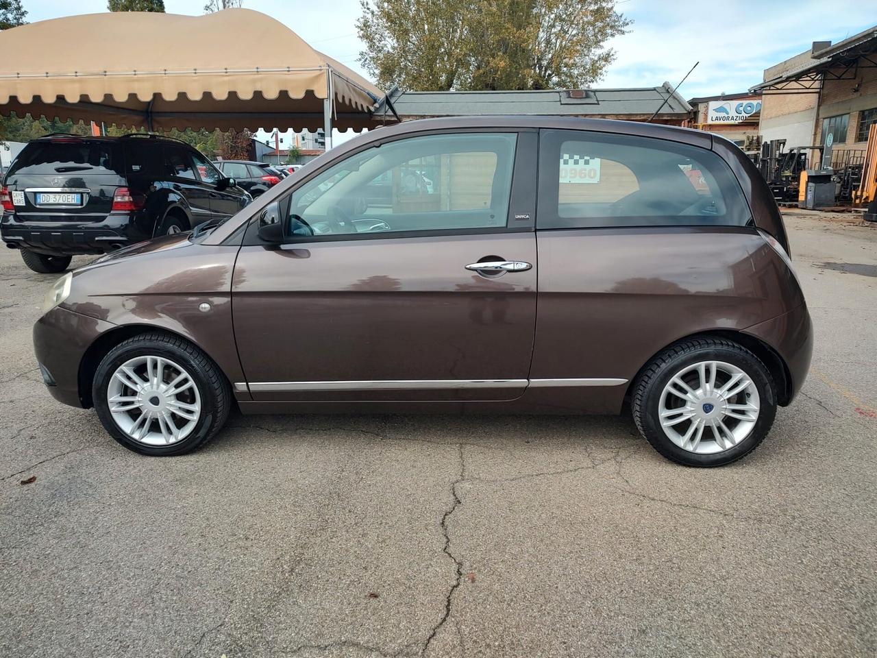 Lancia Ypsilon 1.2 69 CV 5 porte GPL Ecochic Platinum, benzina\gpl, OK NEOPATENTATI