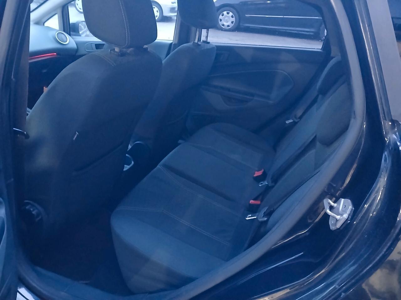 Ford Fiesta 1.2 5 porte Titanium